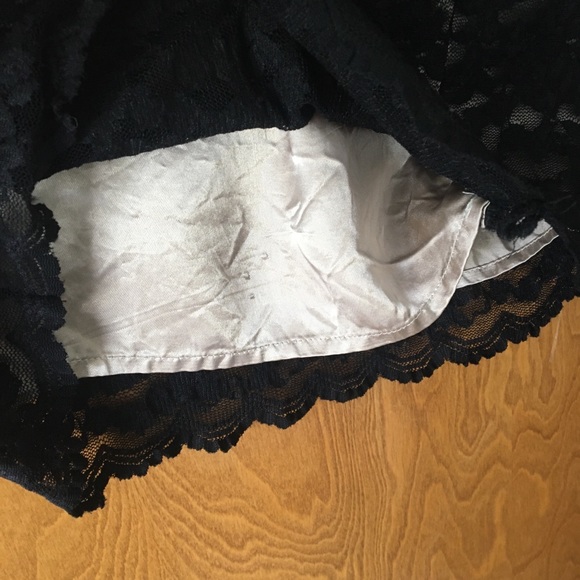 Banana Republic Lace Overlay Skirt - 10 - Picture 4 of 6